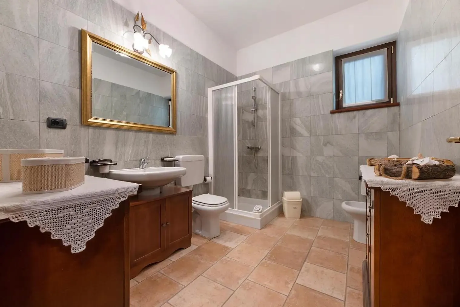 Liivv House Apartment - Lake Como Gravedona Italy